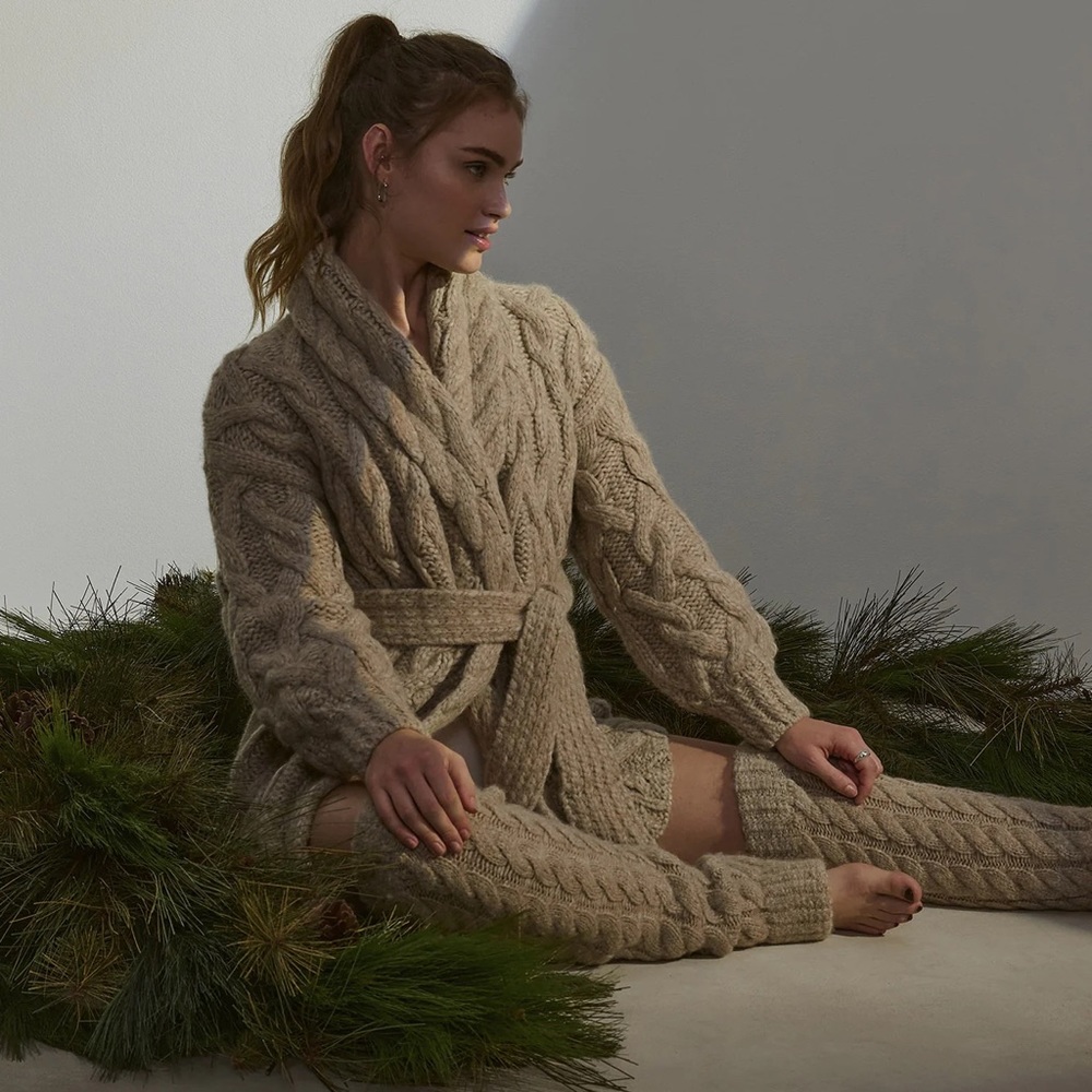 LUNYA Lofty Wool Cable Robe XS/S